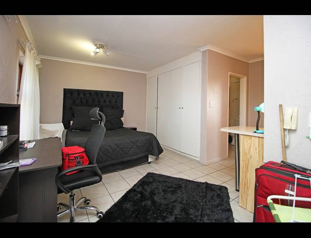 1 BEDROOM APARTMENT FOR SALE IN FERNDALE